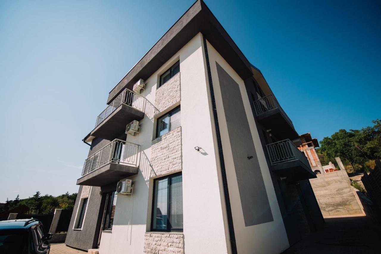 Dream House Apartments Орадя Екстер'єр фото